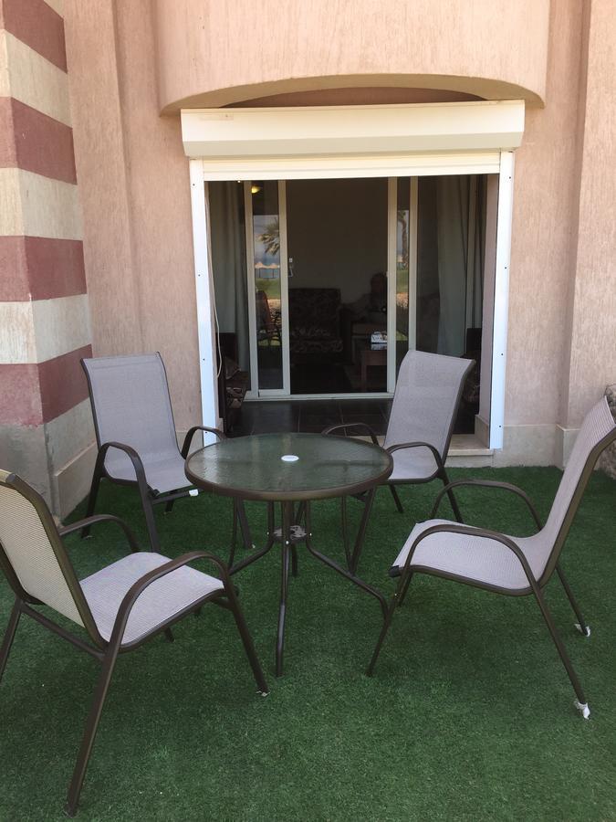 Chalet Porto South Beach - Beach Front Sea View Айн Сохна Екстериор снимка